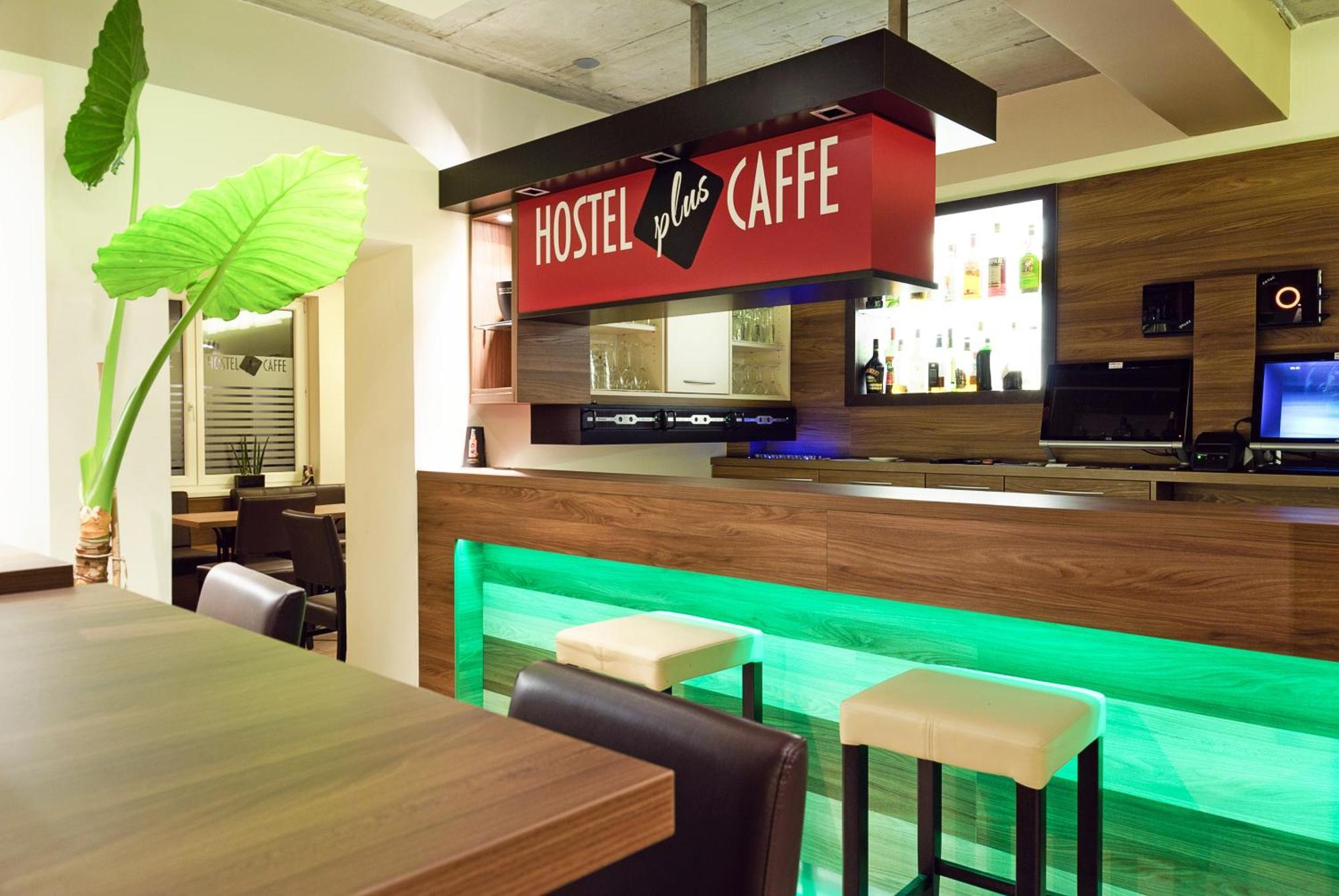 Hostel Plus Caffe Petrovče Extérieur photo