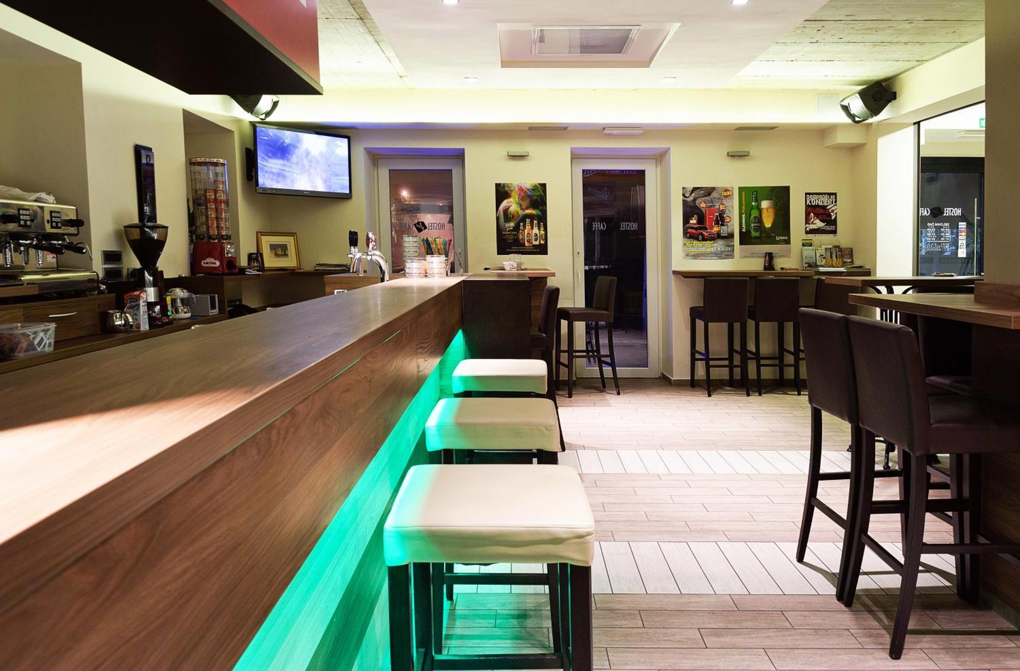 Hostel Plus Caffe Petrovče Extérieur photo