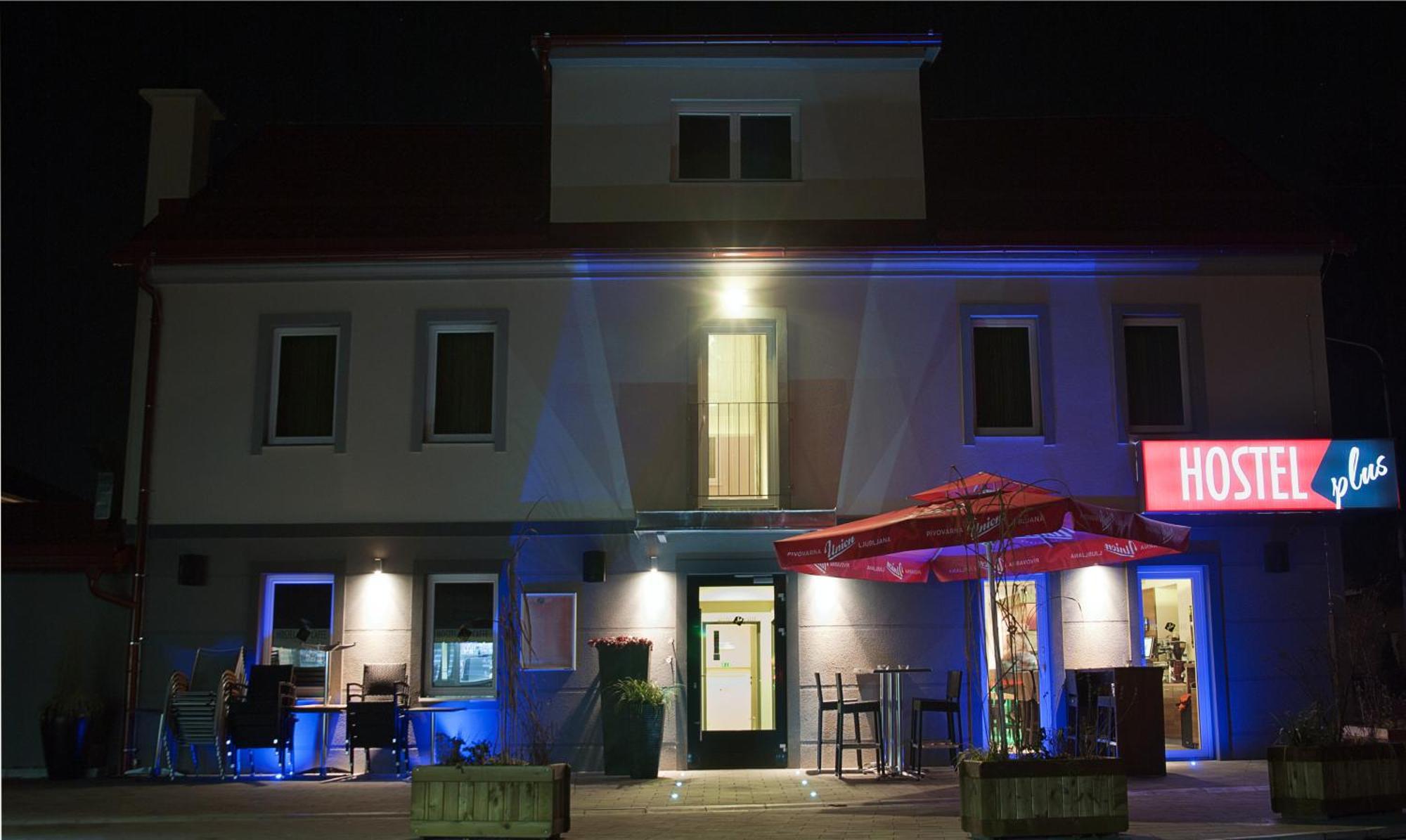 Hostel Plus Caffe Petrovče Extérieur photo