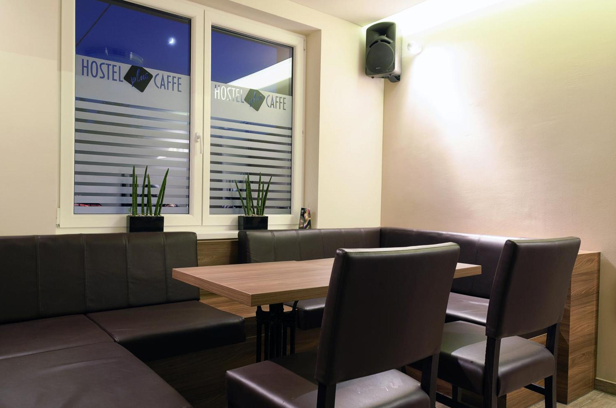 Hostel Plus Caffe Petrovče Extérieur photo