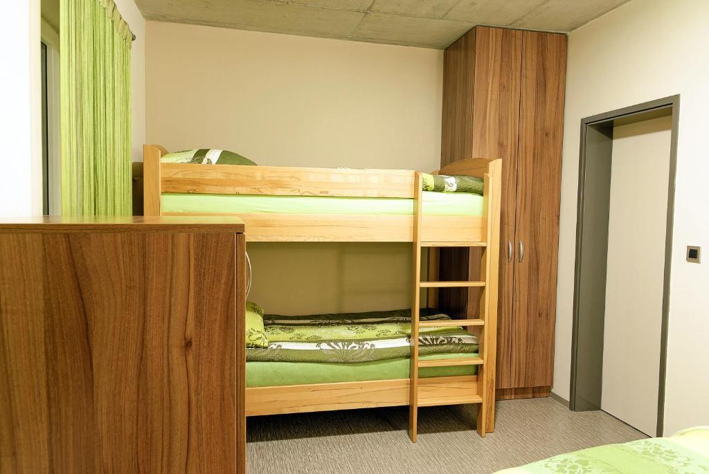 Hostel Plus Caffe Petrovče Chambre photo